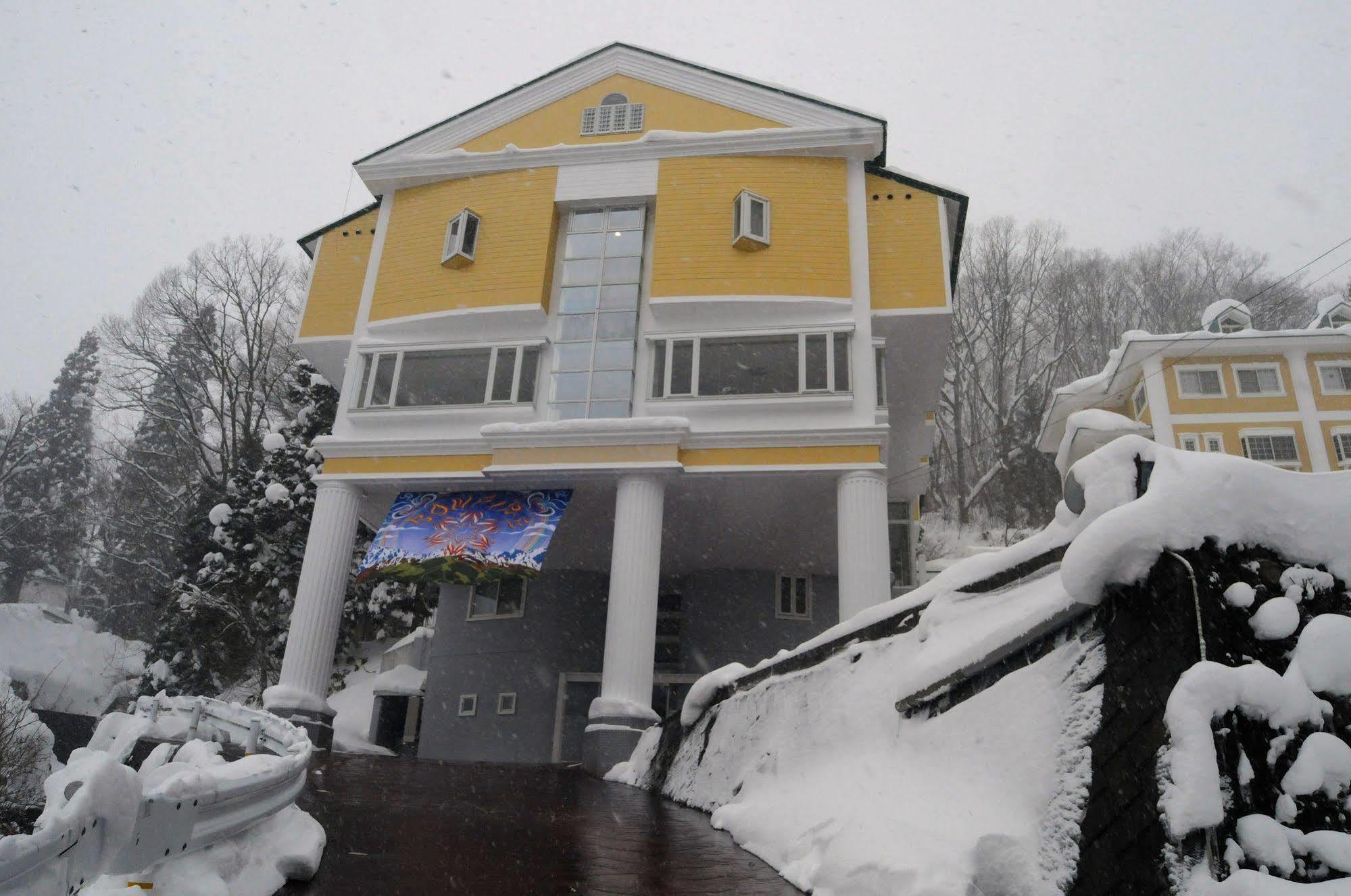 Hotel Bonfire Hakuba Zewnętrze zdjęcie